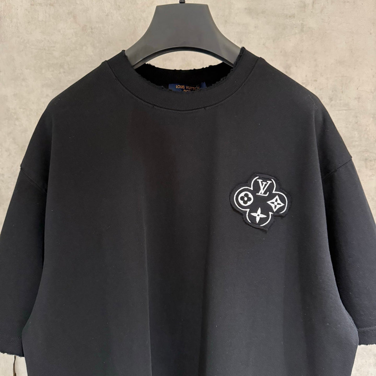 Embroidered short sleeved T-shirt