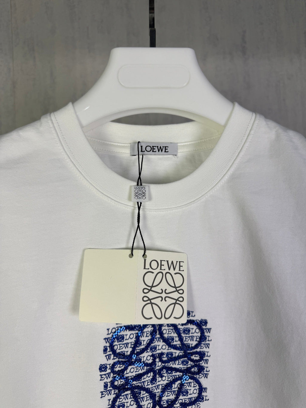 Craftsmanship Classic Embroidered Pattern unisex T-shirt