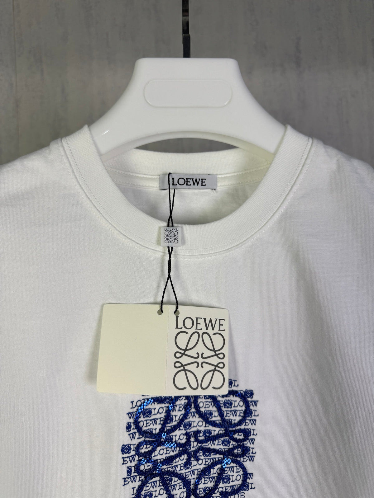 Craftsmanship Classic Embroidered Pattern unisex T-shirt