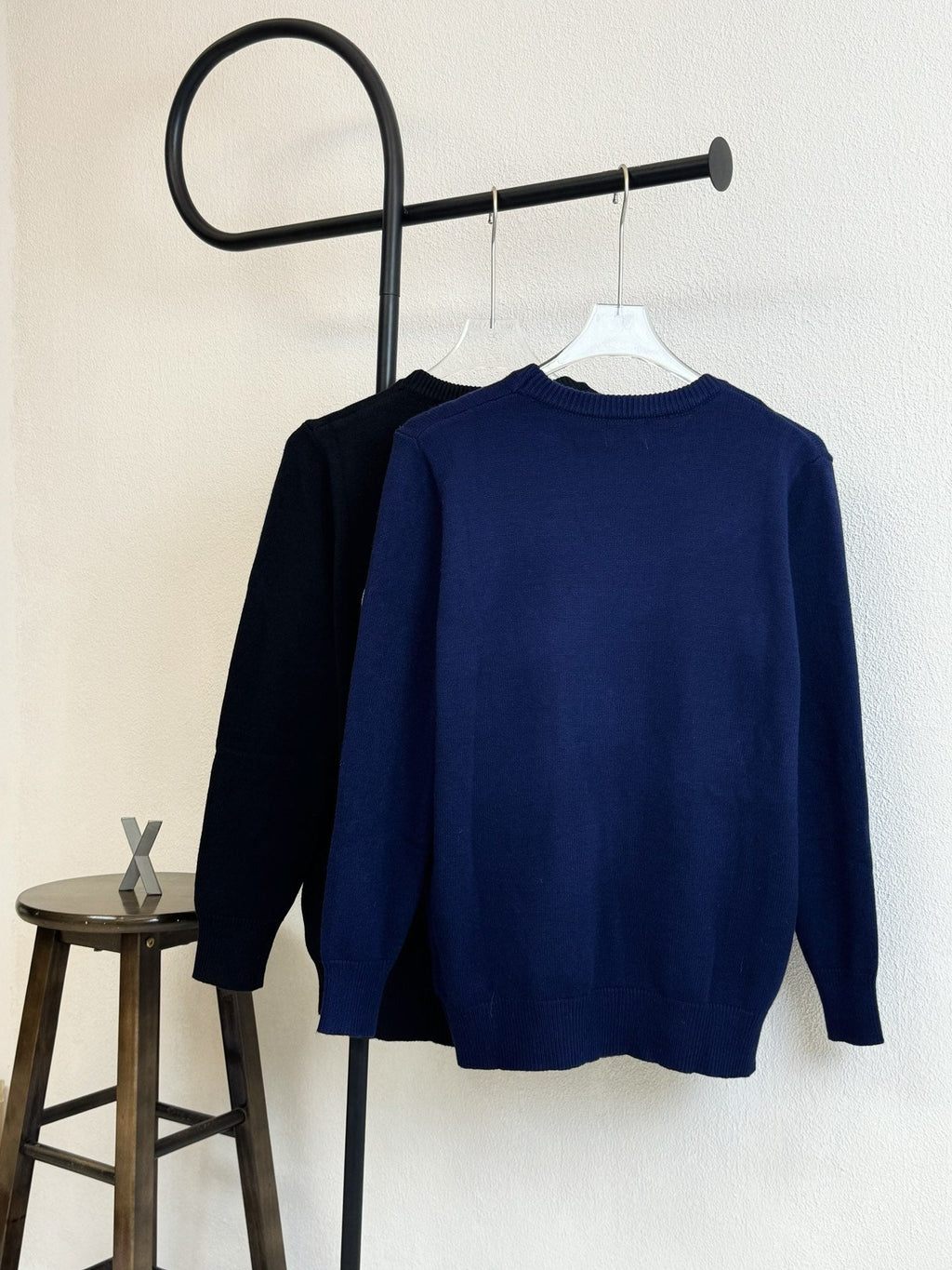 Letter pattern small logo knitted sweater