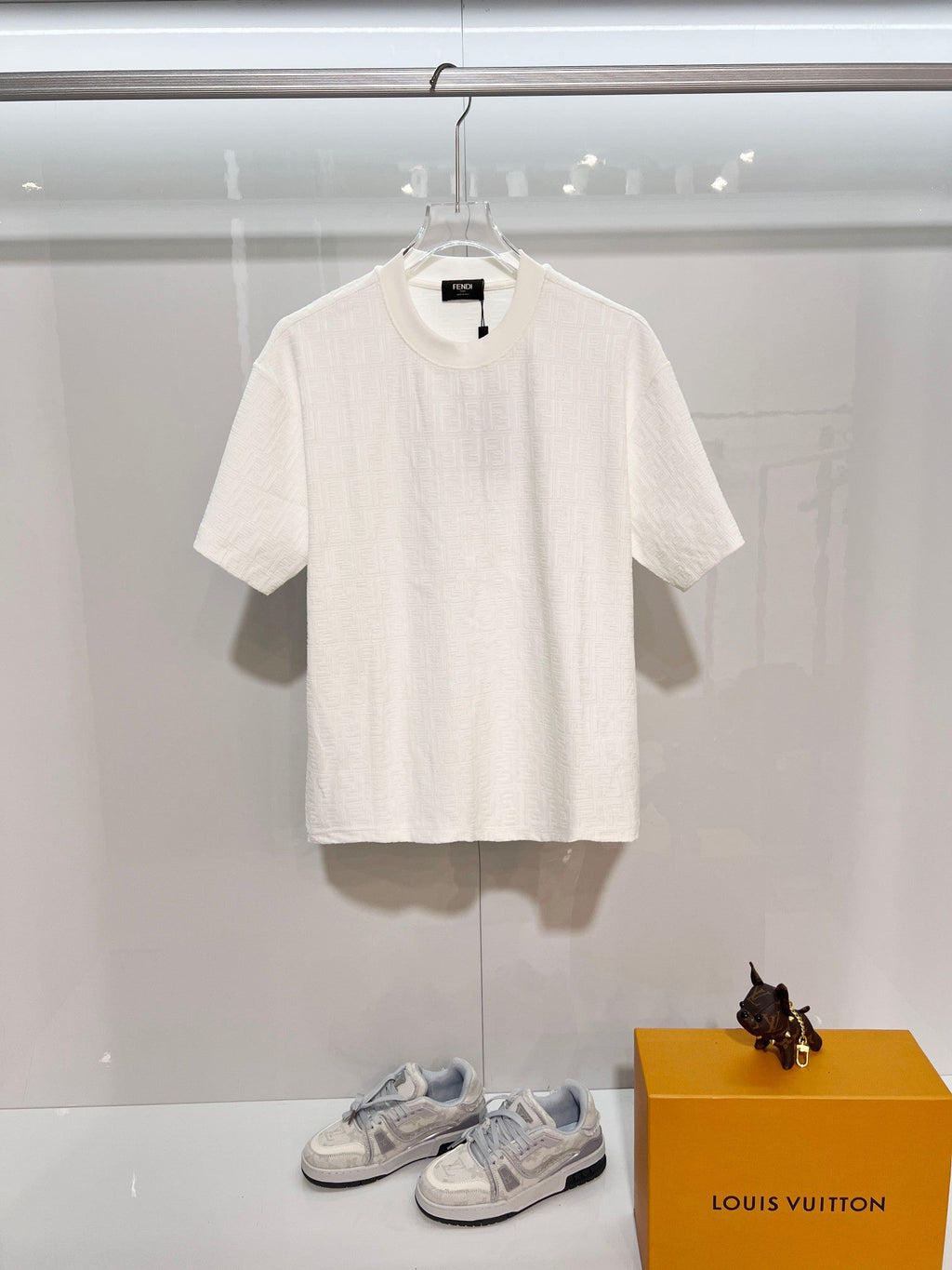 Full body double dark pattern jacquard letter l short sleeved t-shirt
