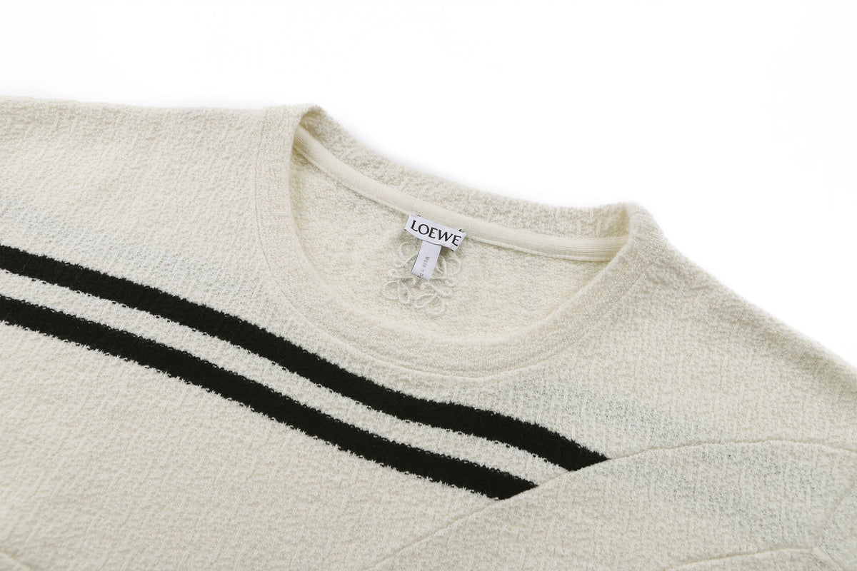 Lightweight textured wool round neck embroidered T-shirt