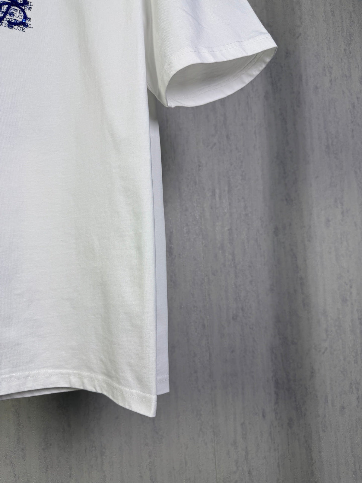 Craftsmanship Classic Embroidered Pattern unisex T-shirt