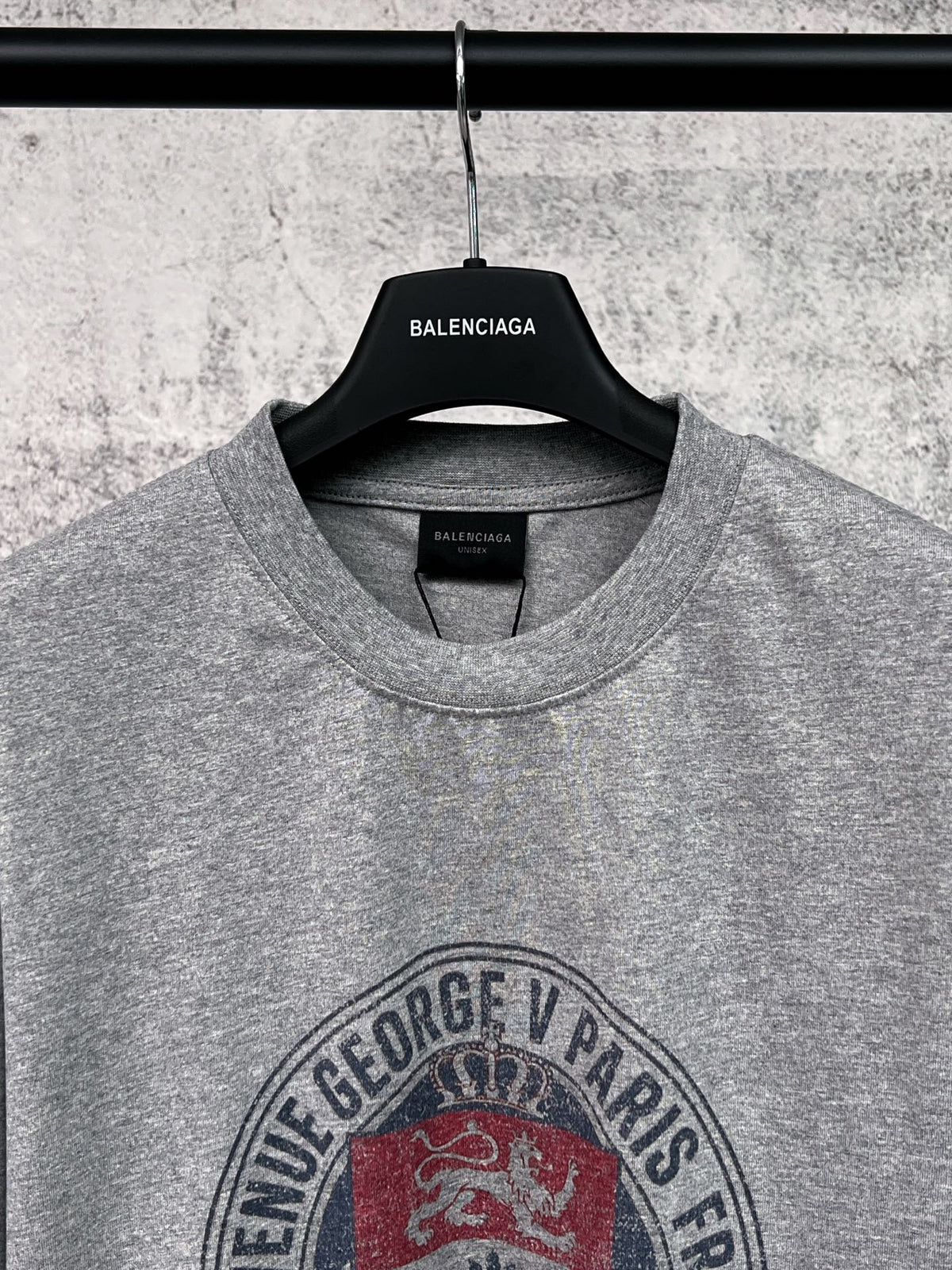New Front Retro Badge Icon Printed T-shirt