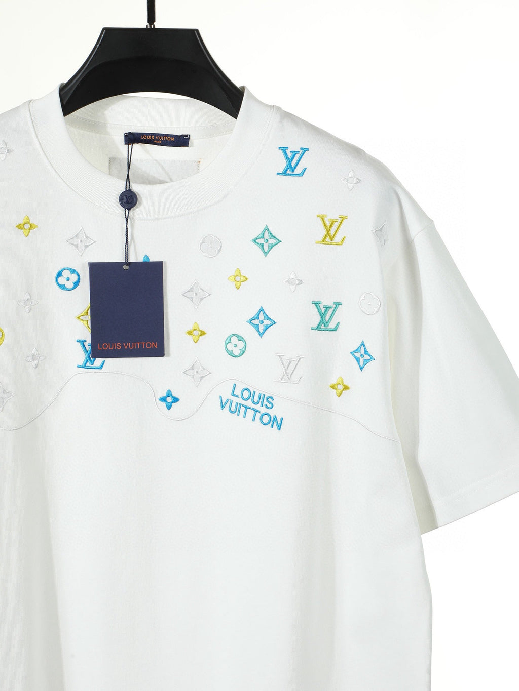 Contrast embroidered short sleeved shirt