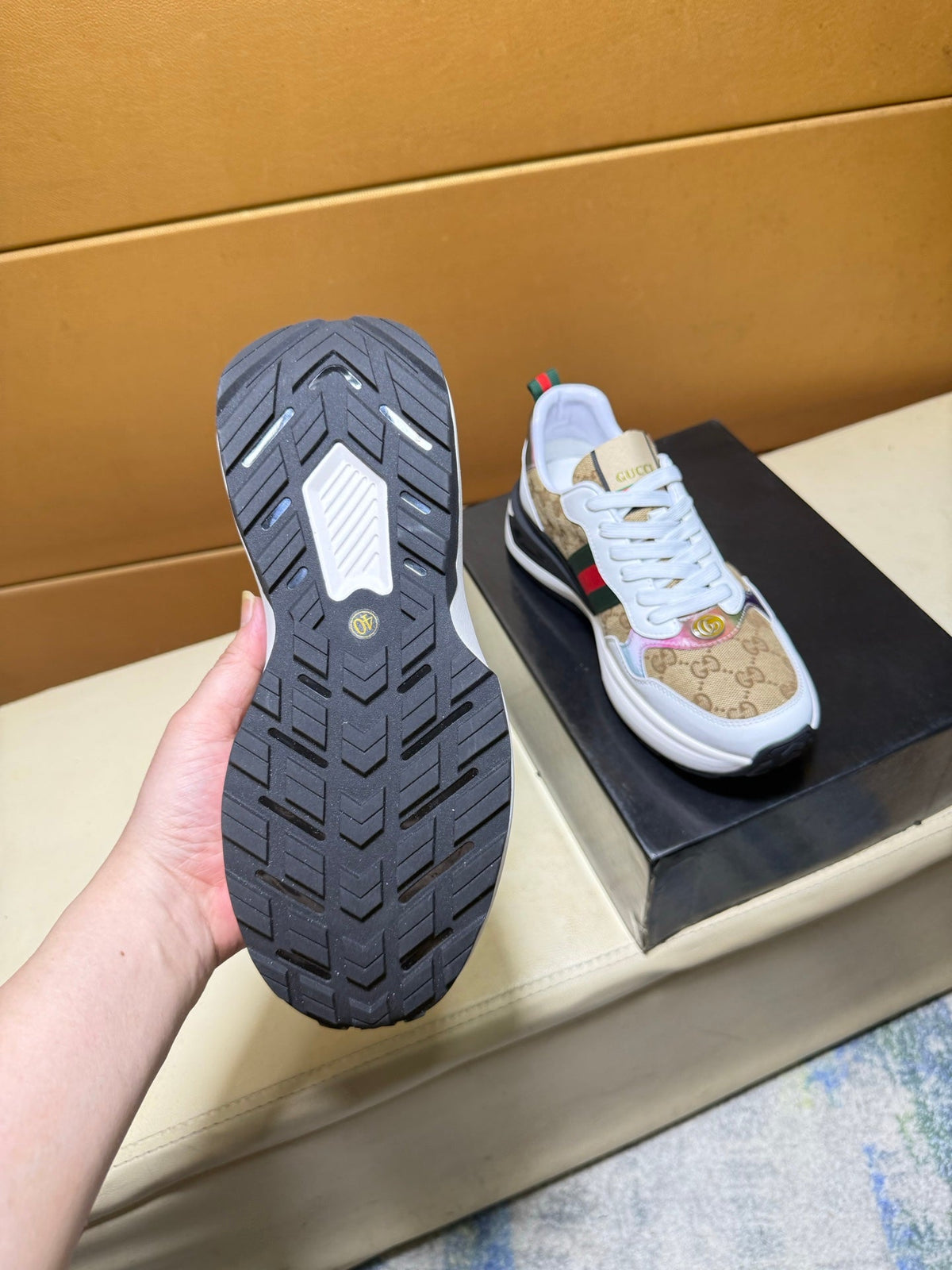 Unique modern style sports shoes