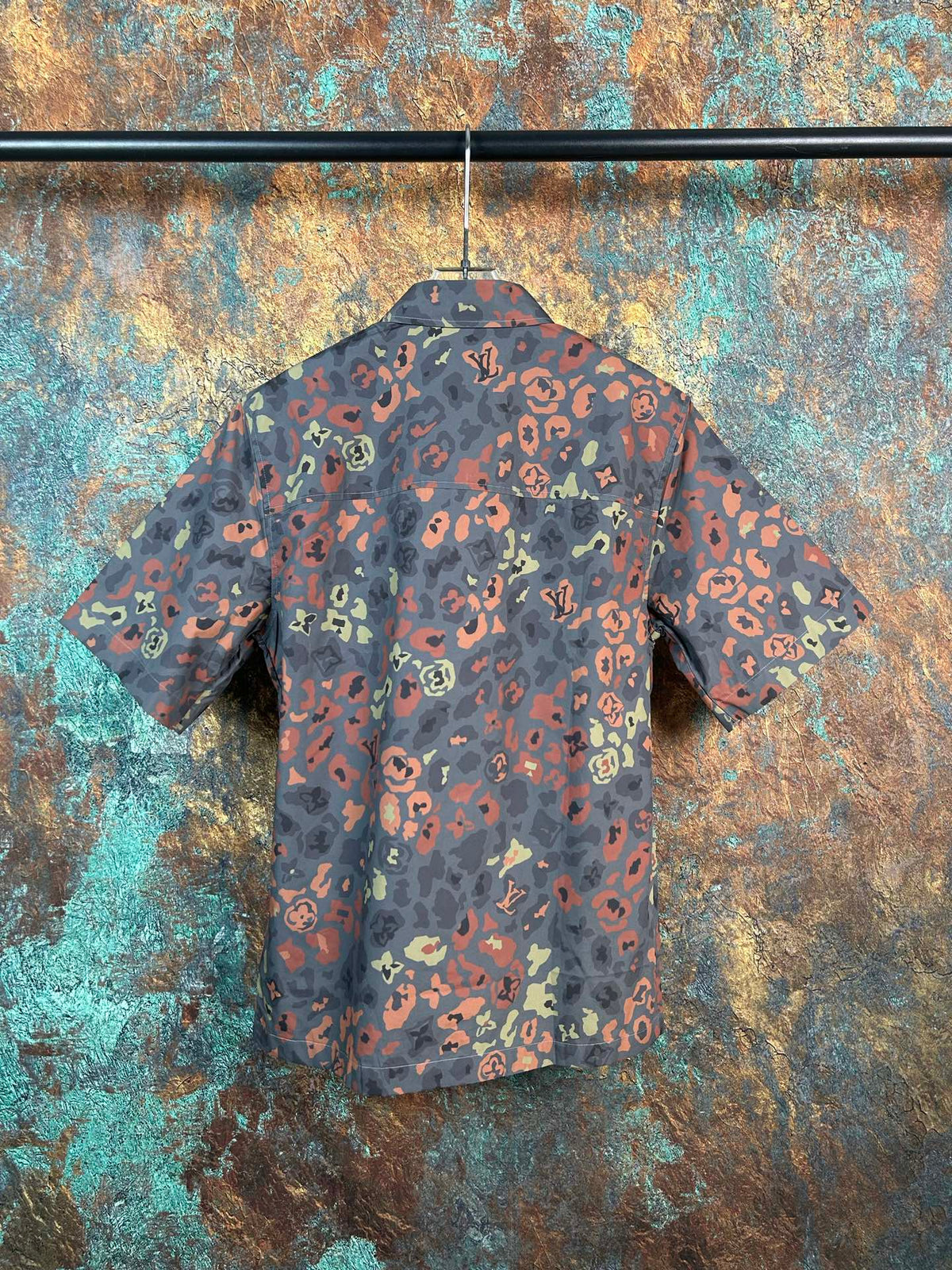 Leopard print camouflage LOGO lapel single breasted short sleeved shirt