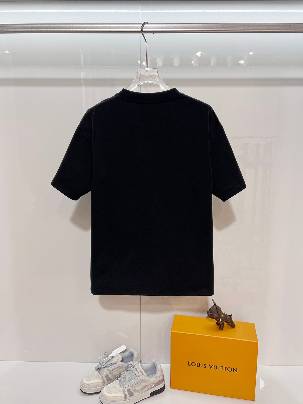 New interlocking embroidered short sleeves