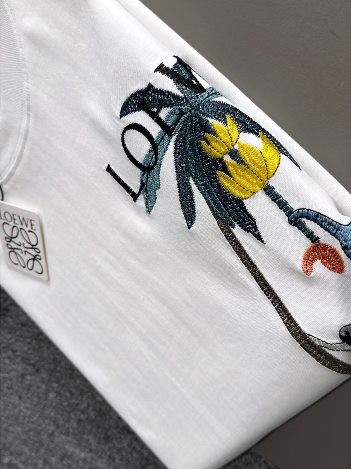New embroidered letter T-shirt