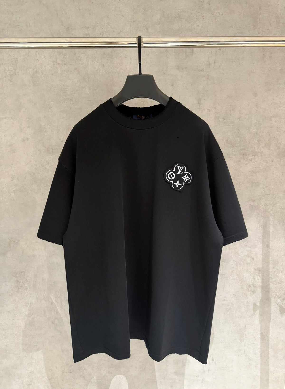 Embroidered short sleeved T-shirt