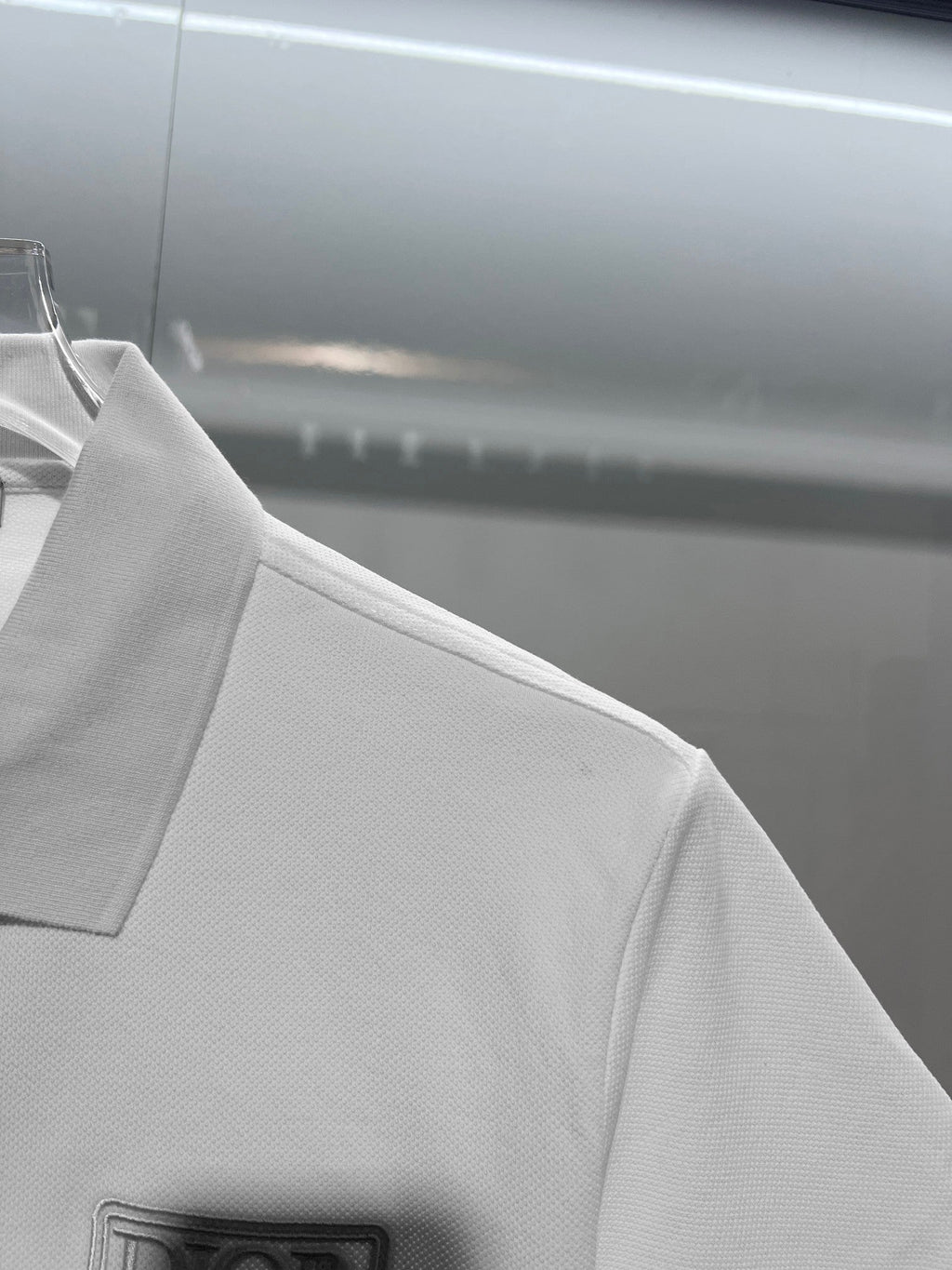 Solid color chest embroidered small letter polo shirt