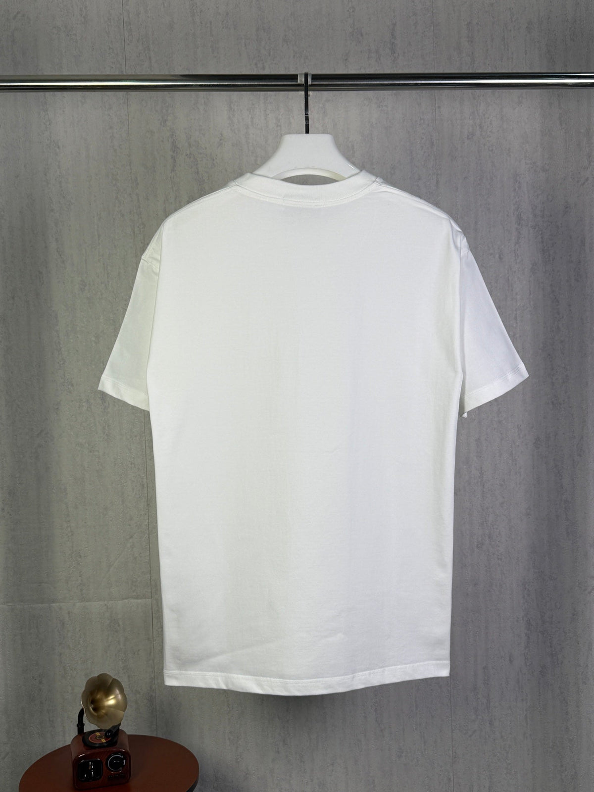 Declaration pattern unisex T-shirt