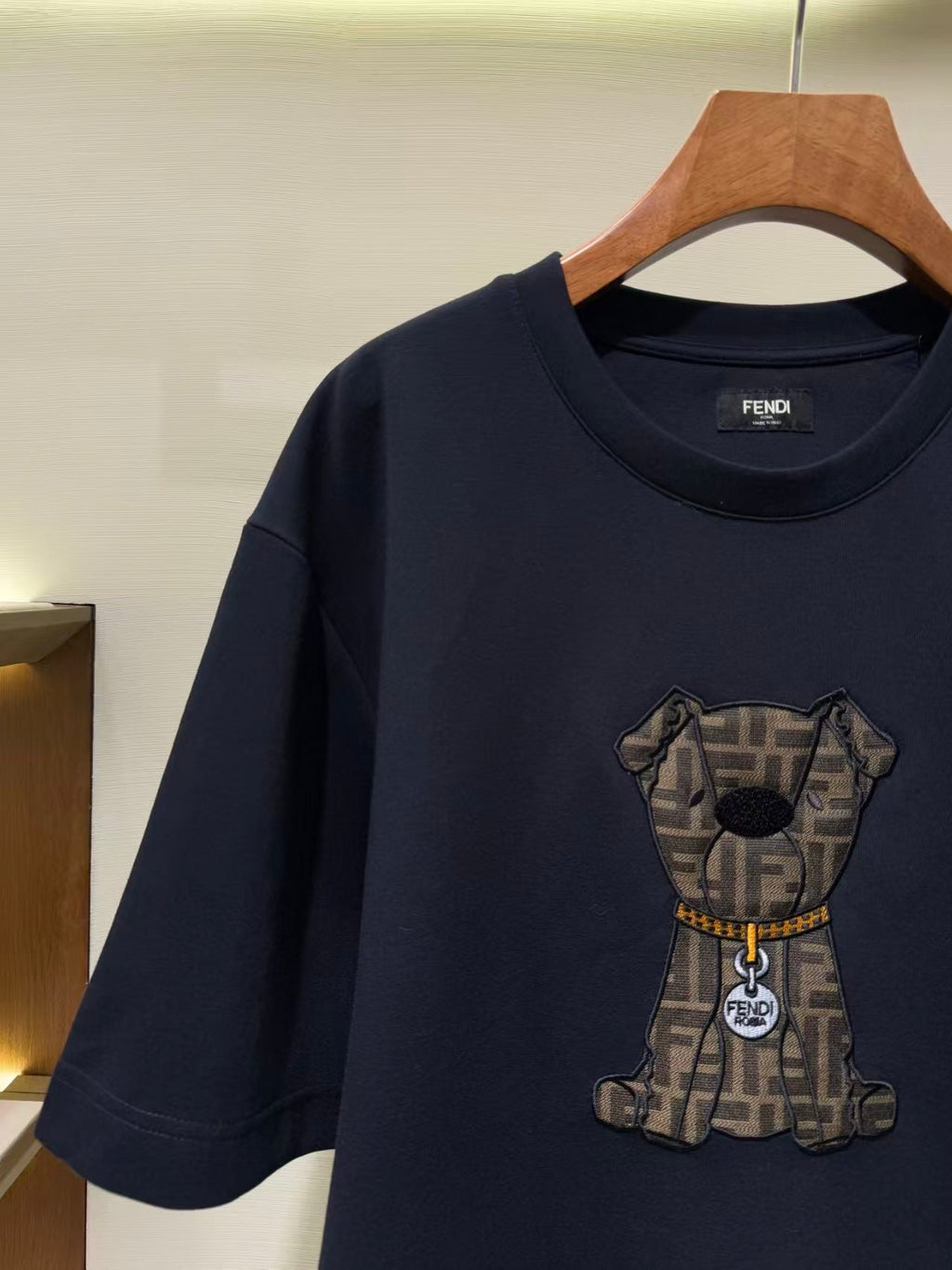 Hot selling embroidered short sleeved T-shirt