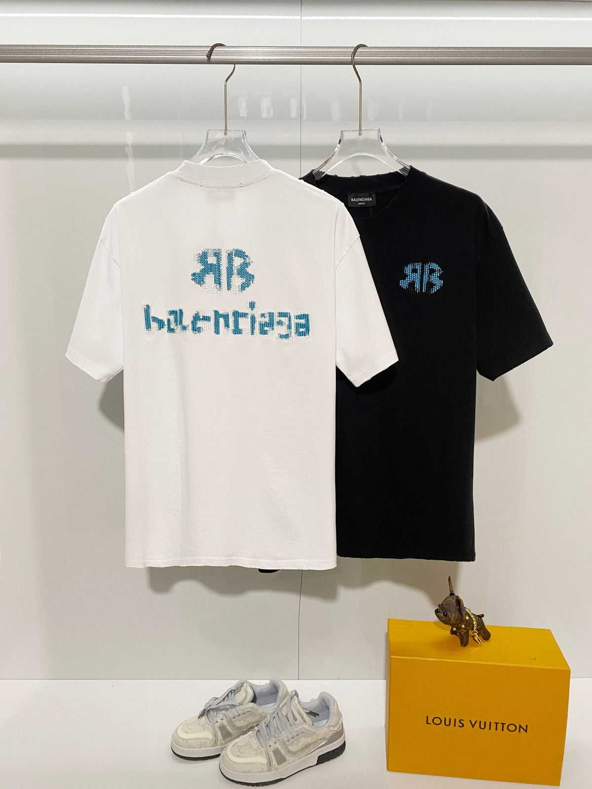 Front and back color blocked double B embroidered flower letters