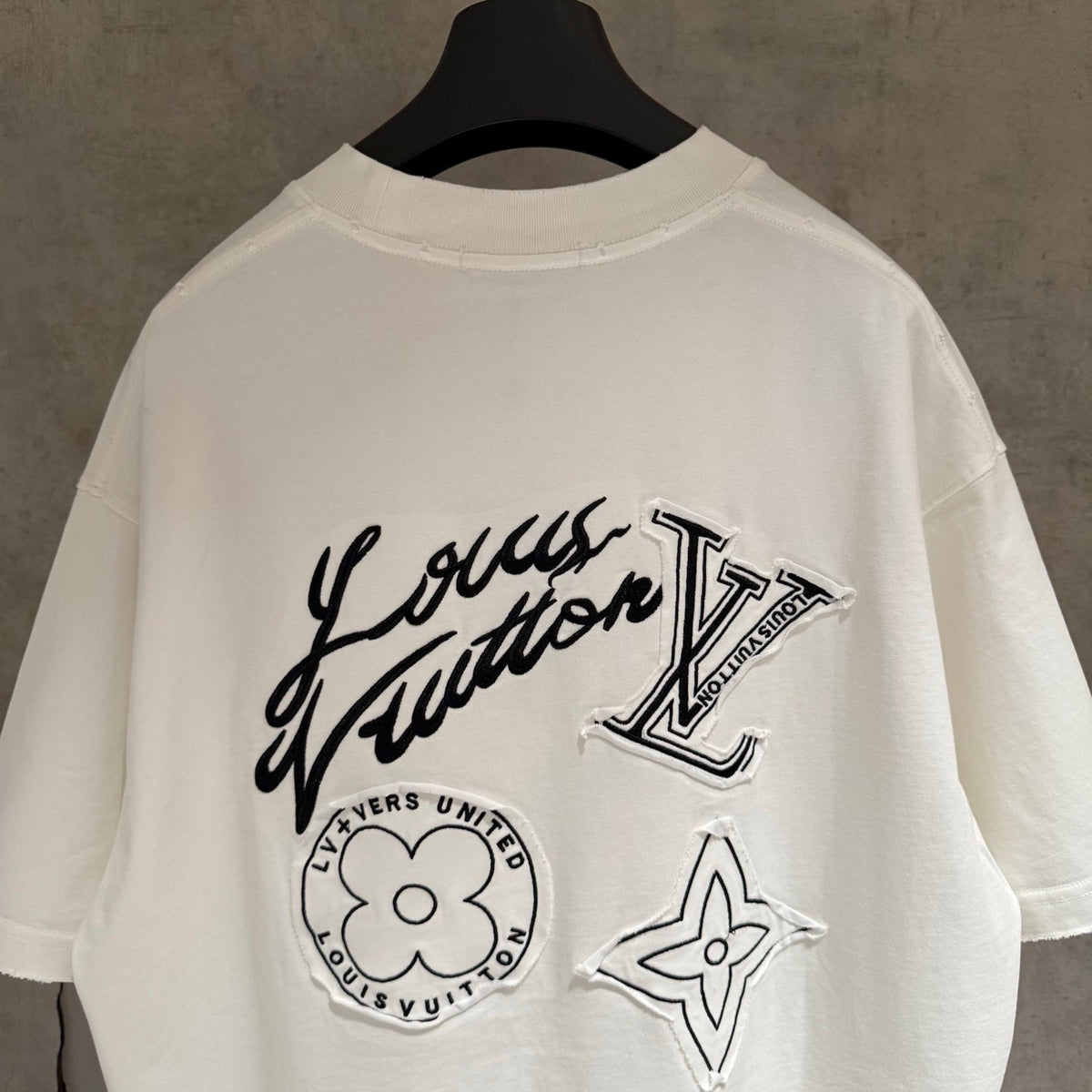 Embroidered short sleeved T-shirt