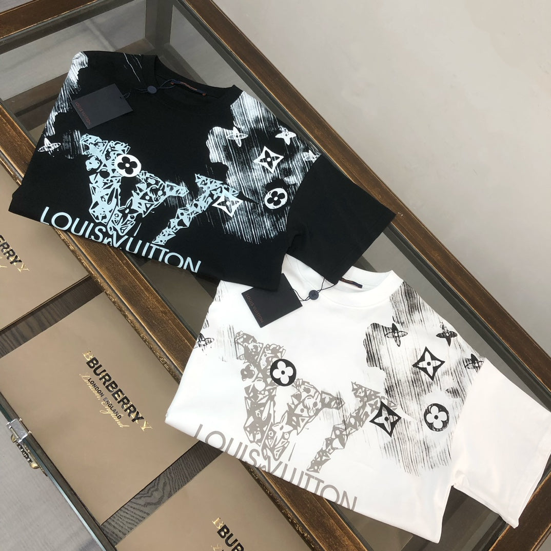 Latest versatile short sleeved T-shirt for both men and women