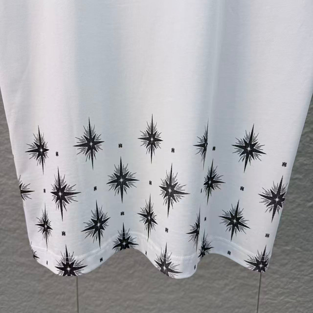 Hexagonal star print+embroidered round neck short sleeved T-shirt