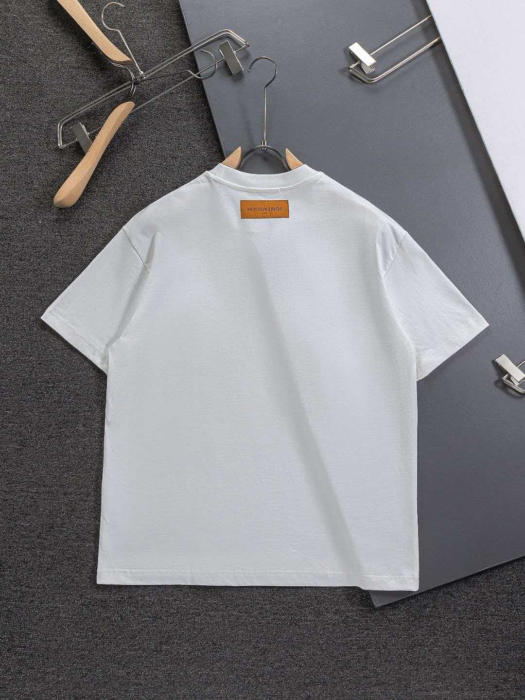 Mushroom on the chest 🍄 inlaid 🪡 Embroidered logo round neck short sleeved T-shirt