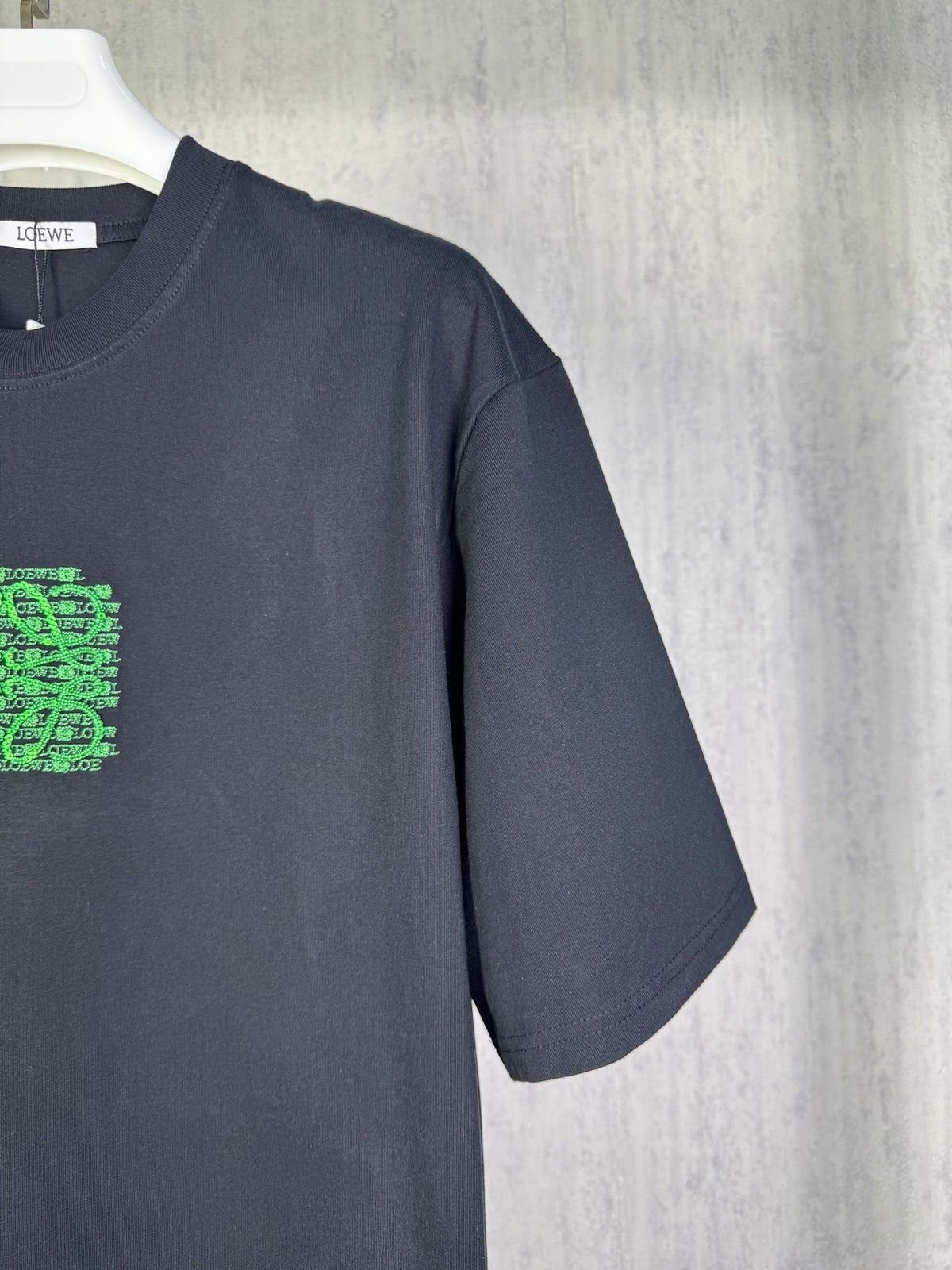 Craftsmanship Classic Embroidered Pattern unisex T-shirt