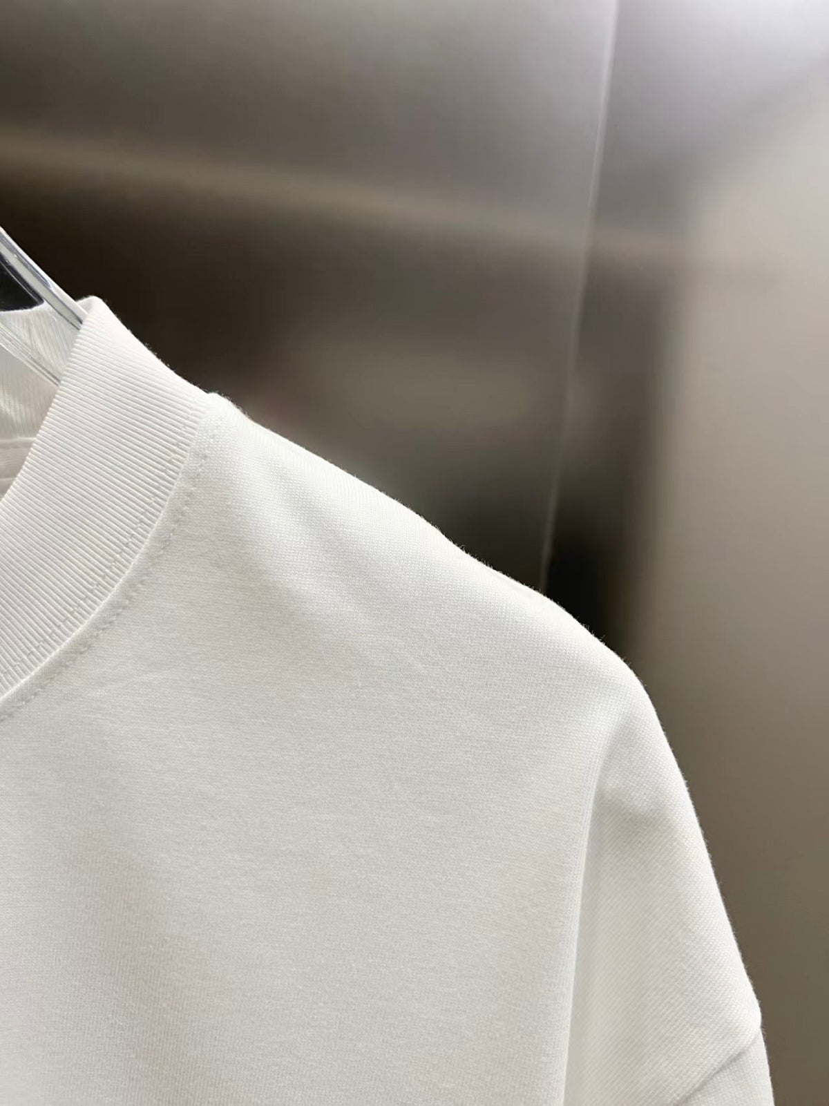 New round neck short sleeved T-shirt
