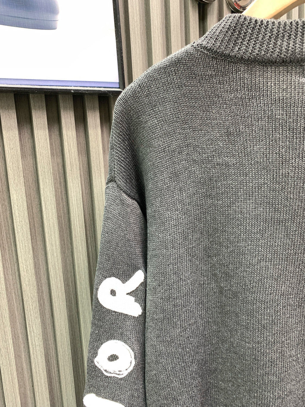 Sheep wool blended plain knitted sweater