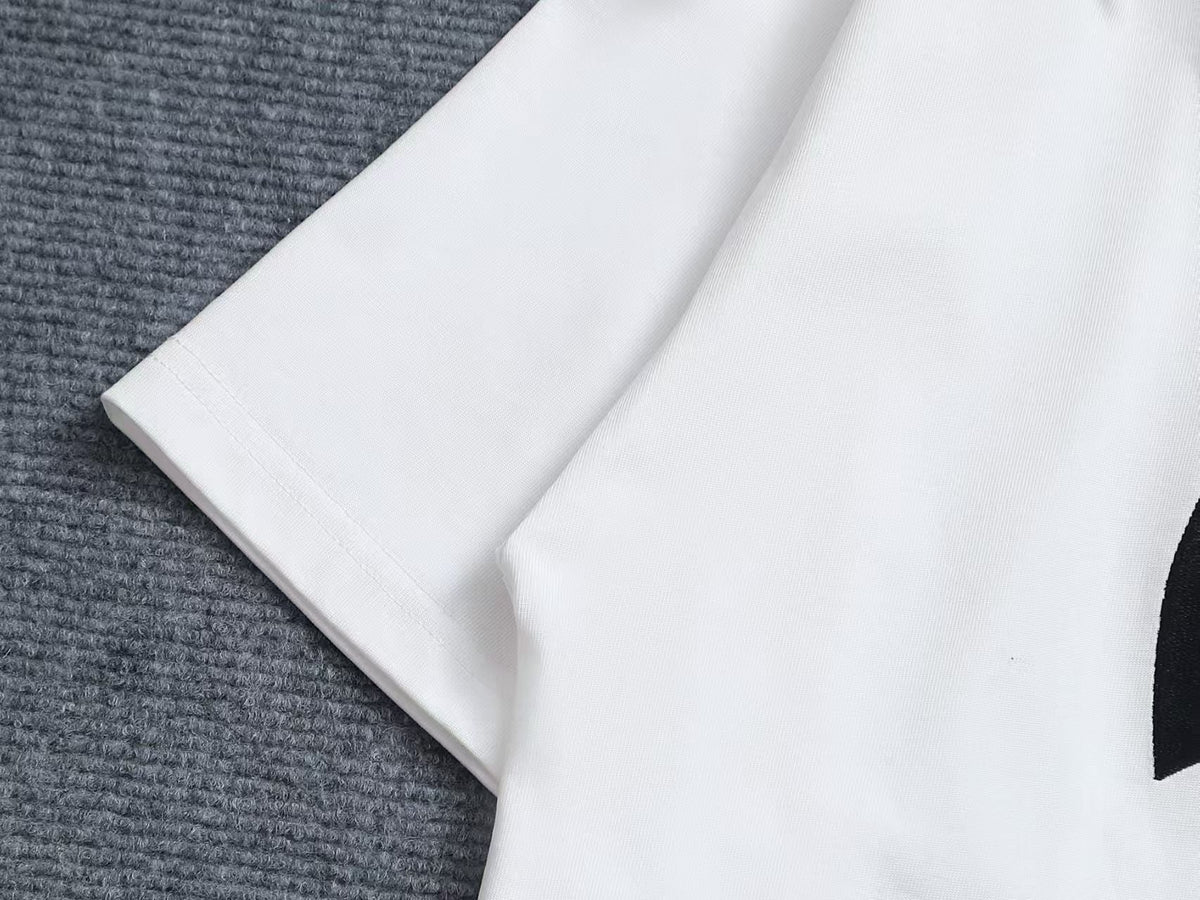 New color blocked embroidered letter T-shirt