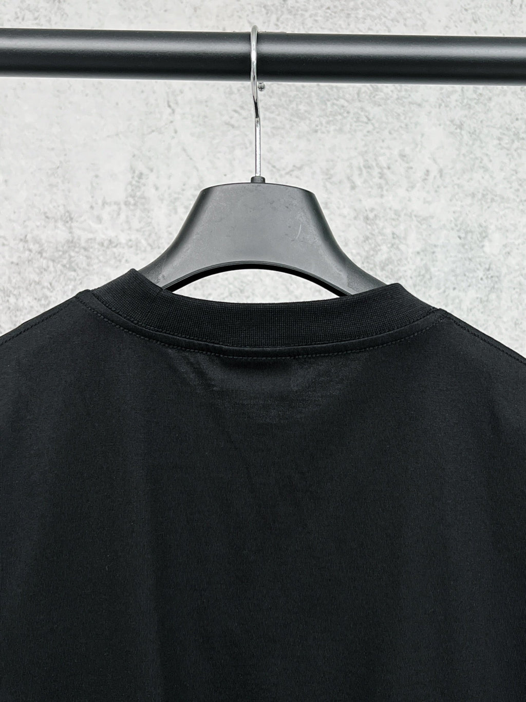 New Front Retro Badge Icon Printed T-shirt