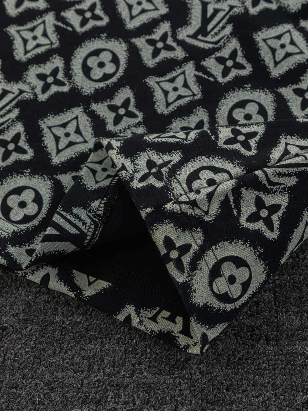 Full printed jacquard vintage letter logo printed round neck short sleeved T-shirt,