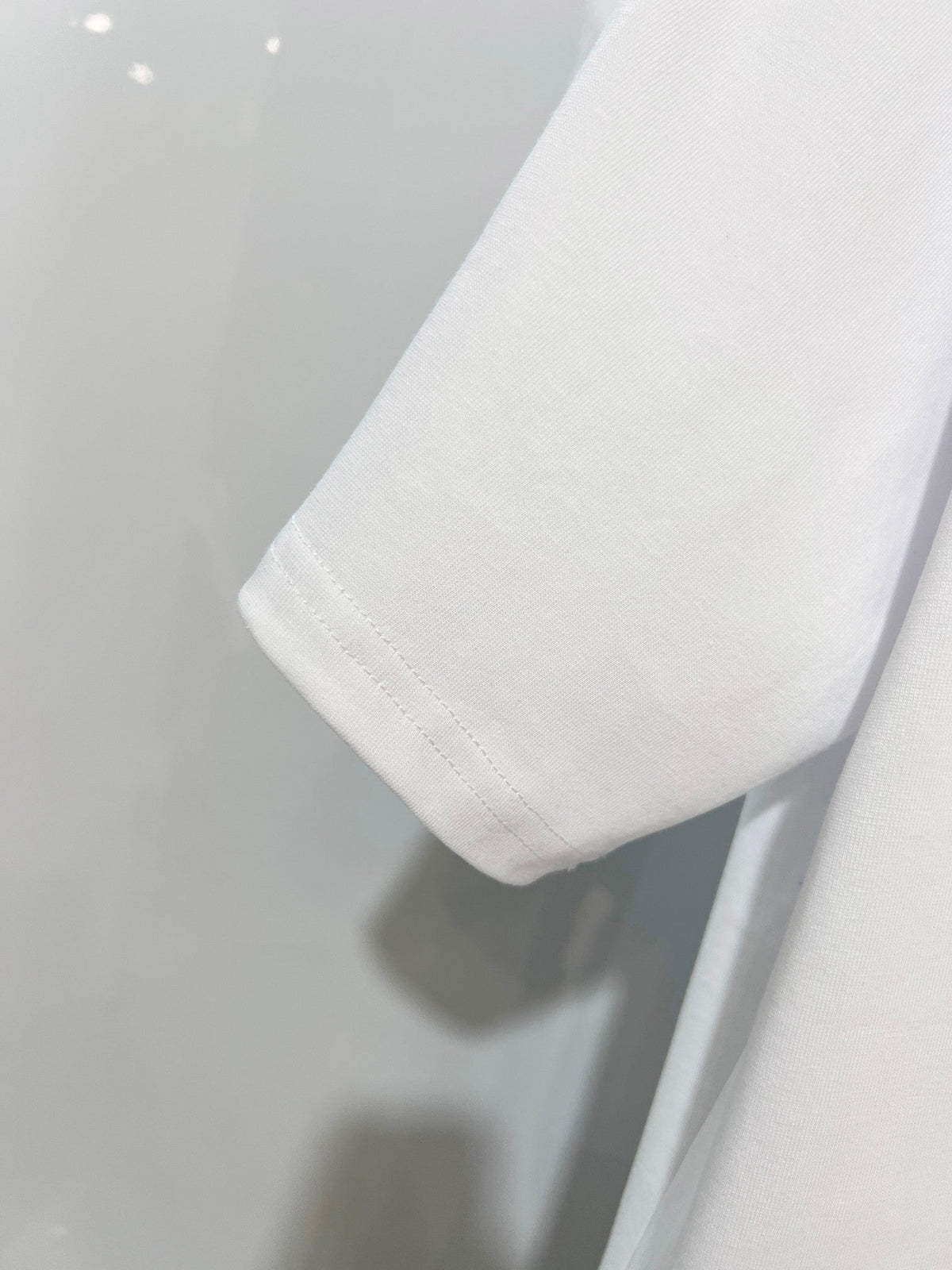 New interlocking embroidered short sleeves