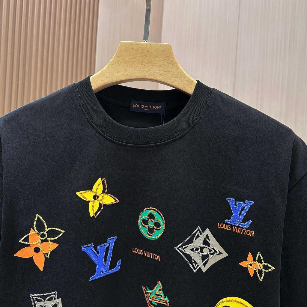 Spring and summer new embroidered round neck short sleeved T-shirt