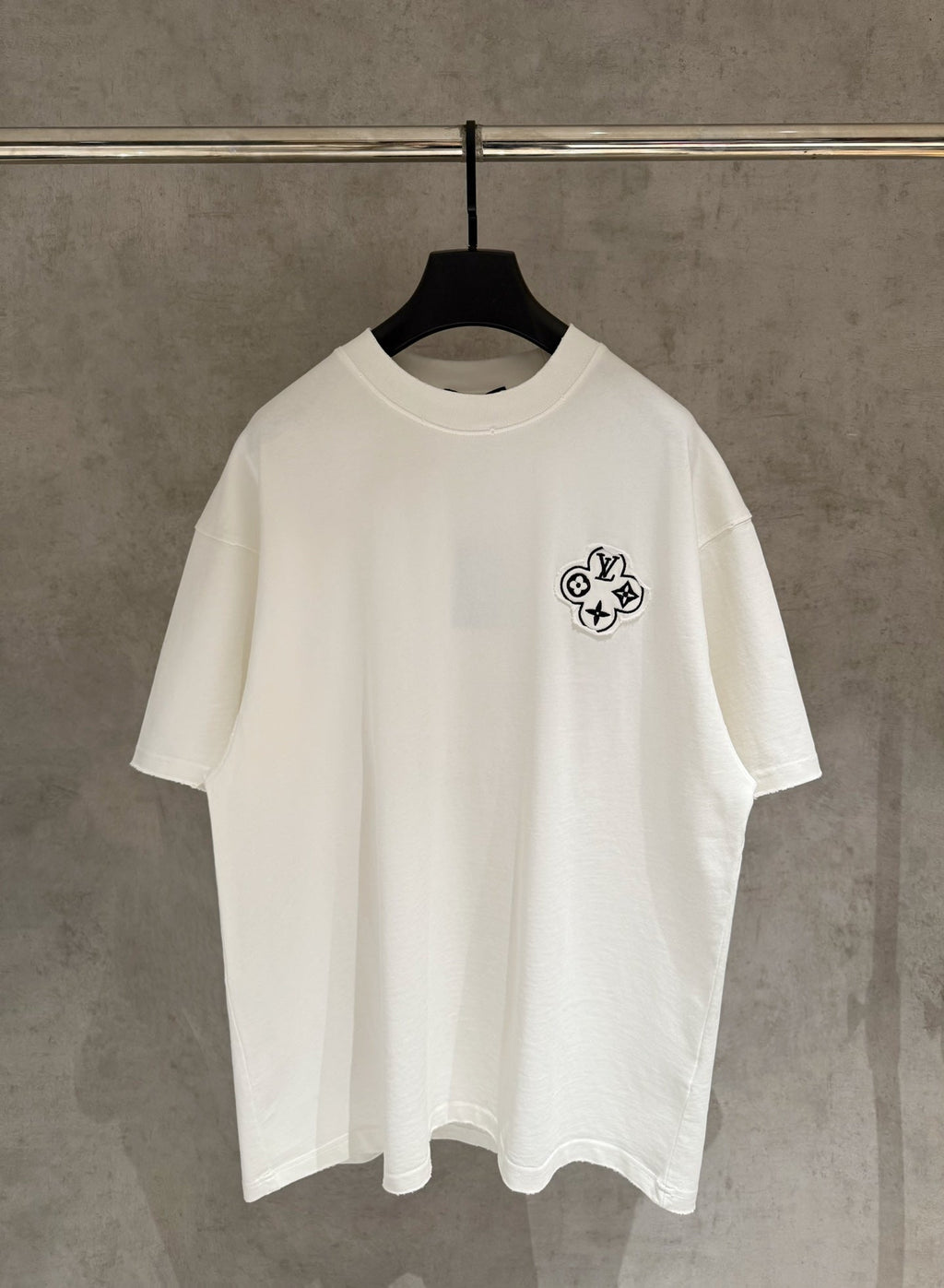 Embroidered short sleeved T-shirt
