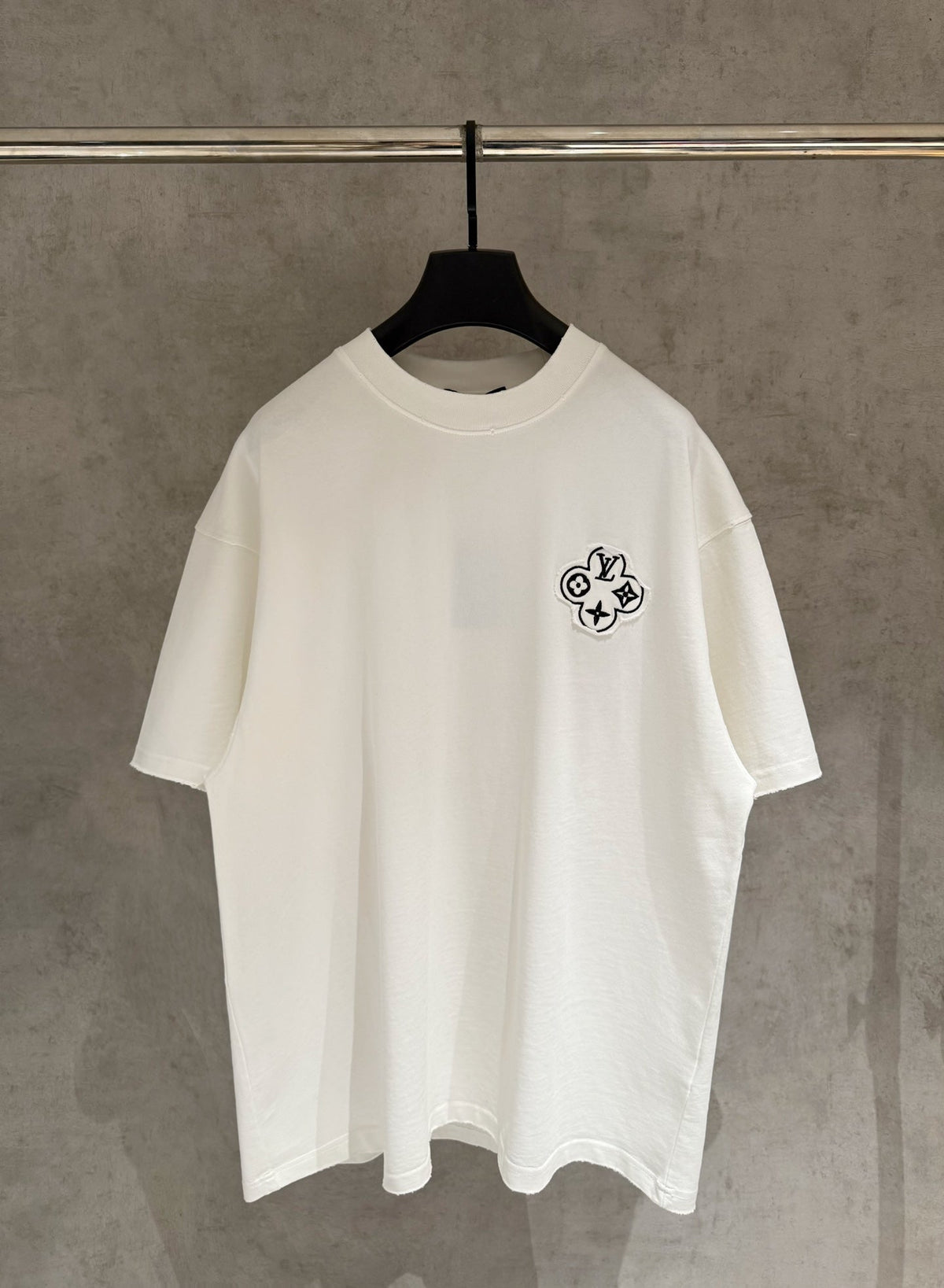 Embroidered short sleeved T-shirt