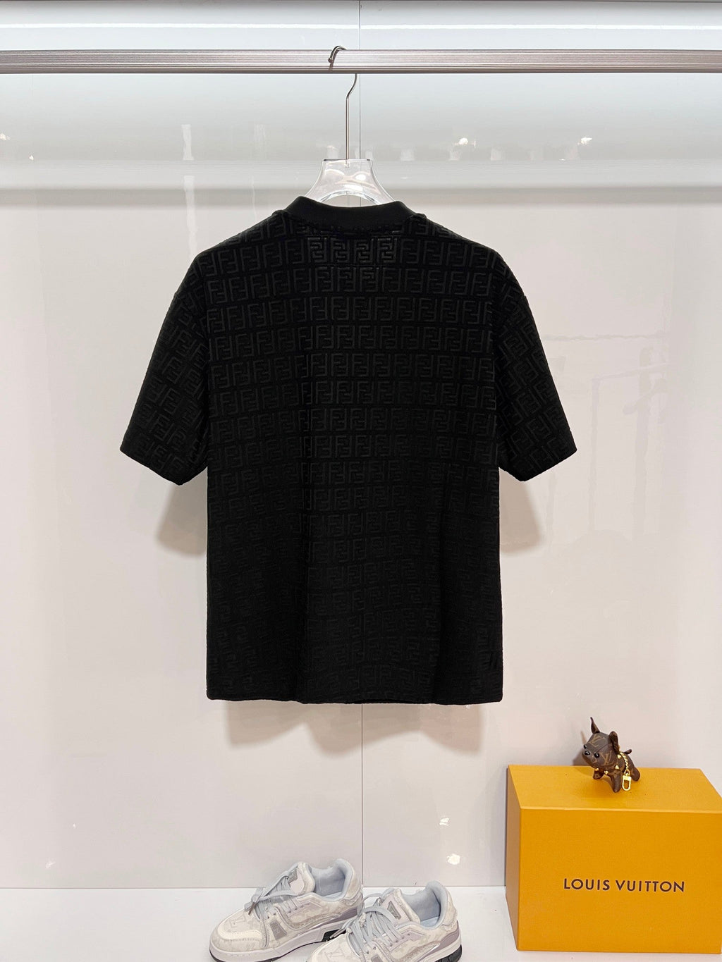 Full body double dark pattern jacquard letter l short sleeved t-shirt