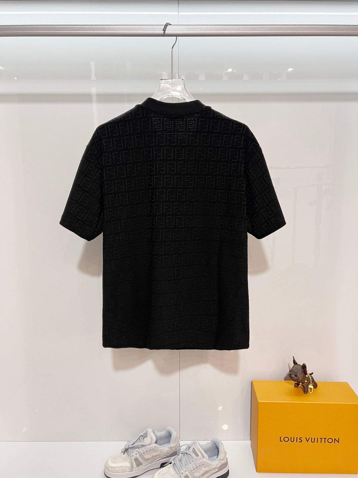 Full body double dark pattern jacquard letter l short sleeved t-shirt