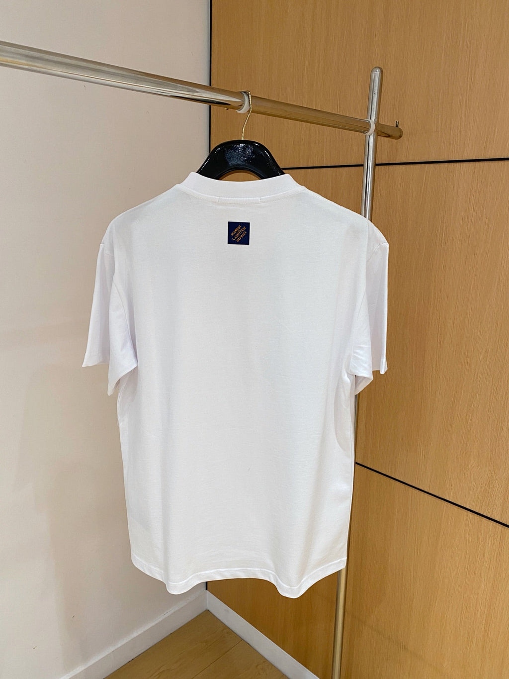Loose fit short sleeved unisex