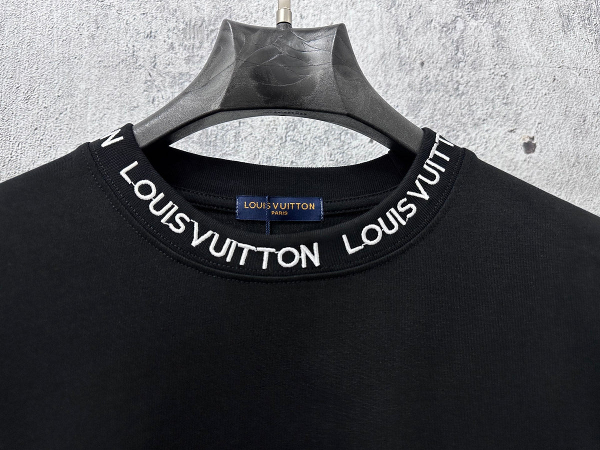 Embroidered collar, small leather pocket, short sleeved, unisex