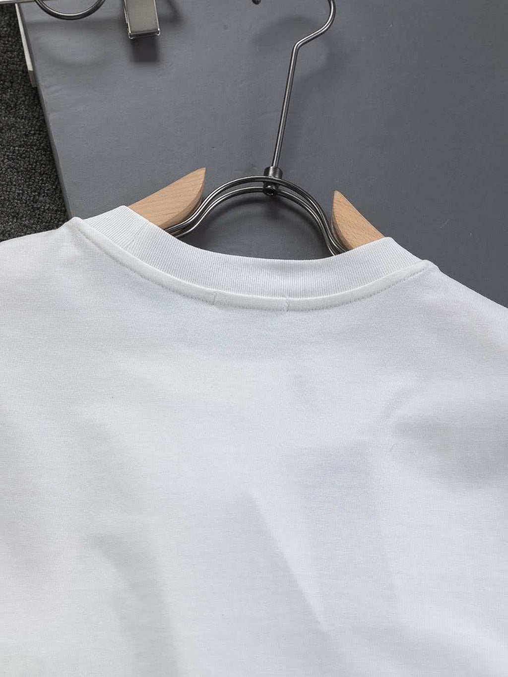 Multi element micro chapter letters 🪡 Embroidered logo pattern, heavy craftsmanship, unisex short sleeved t-shirt