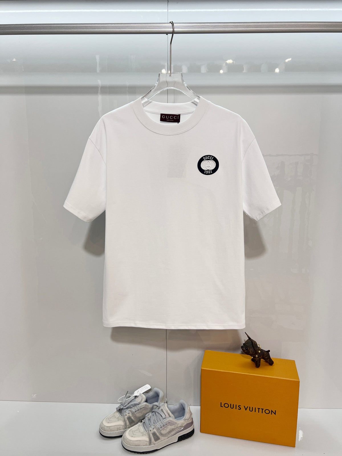 New interlocking embroidered short sleeves