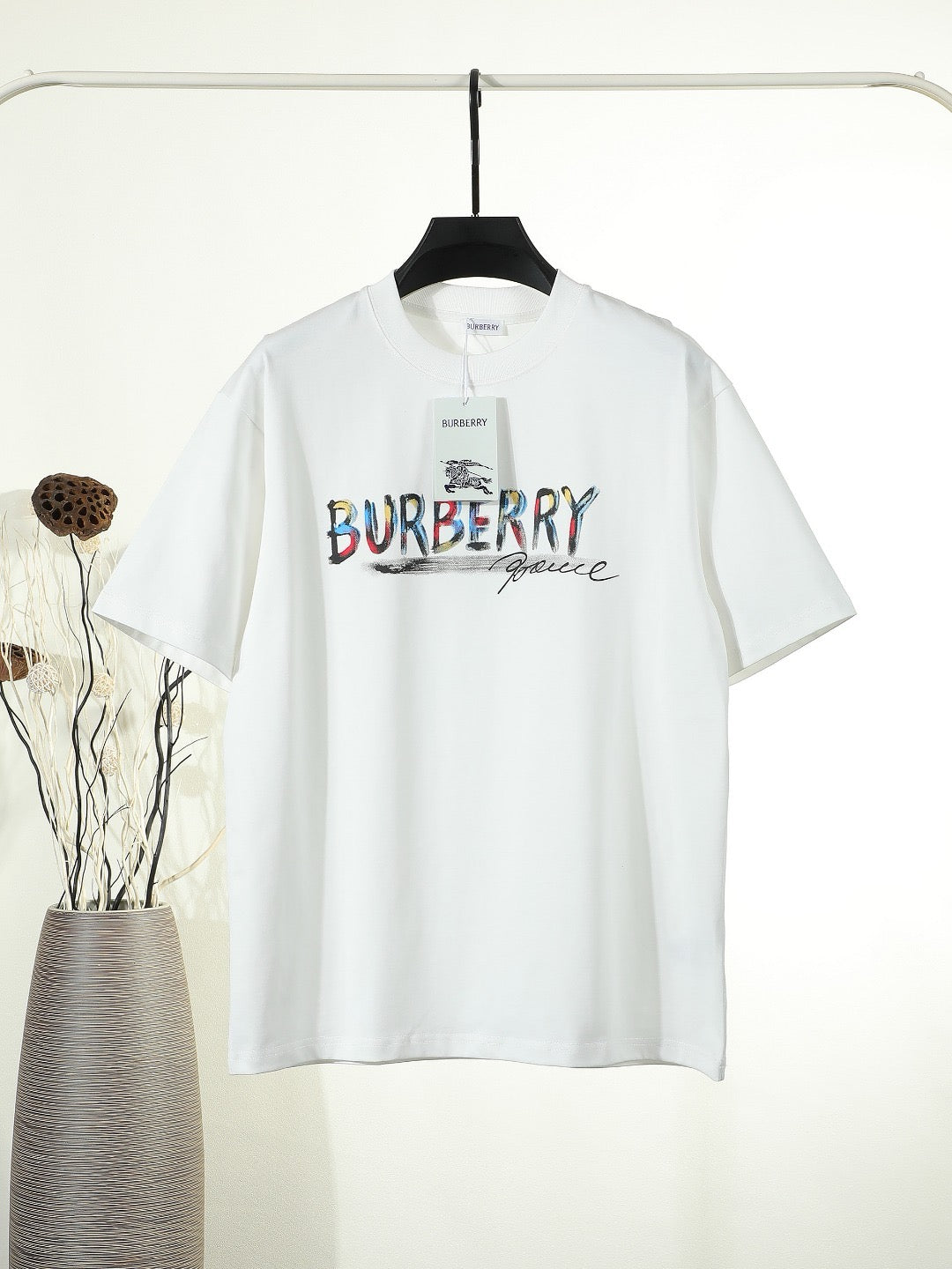Simplified Alphabet Logo Vine Drawing T-shirt
