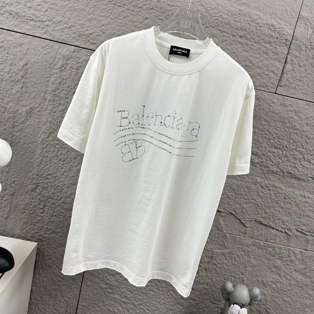 Wear and tear washed short sleeved T-shirt with distressed holes for both men and women