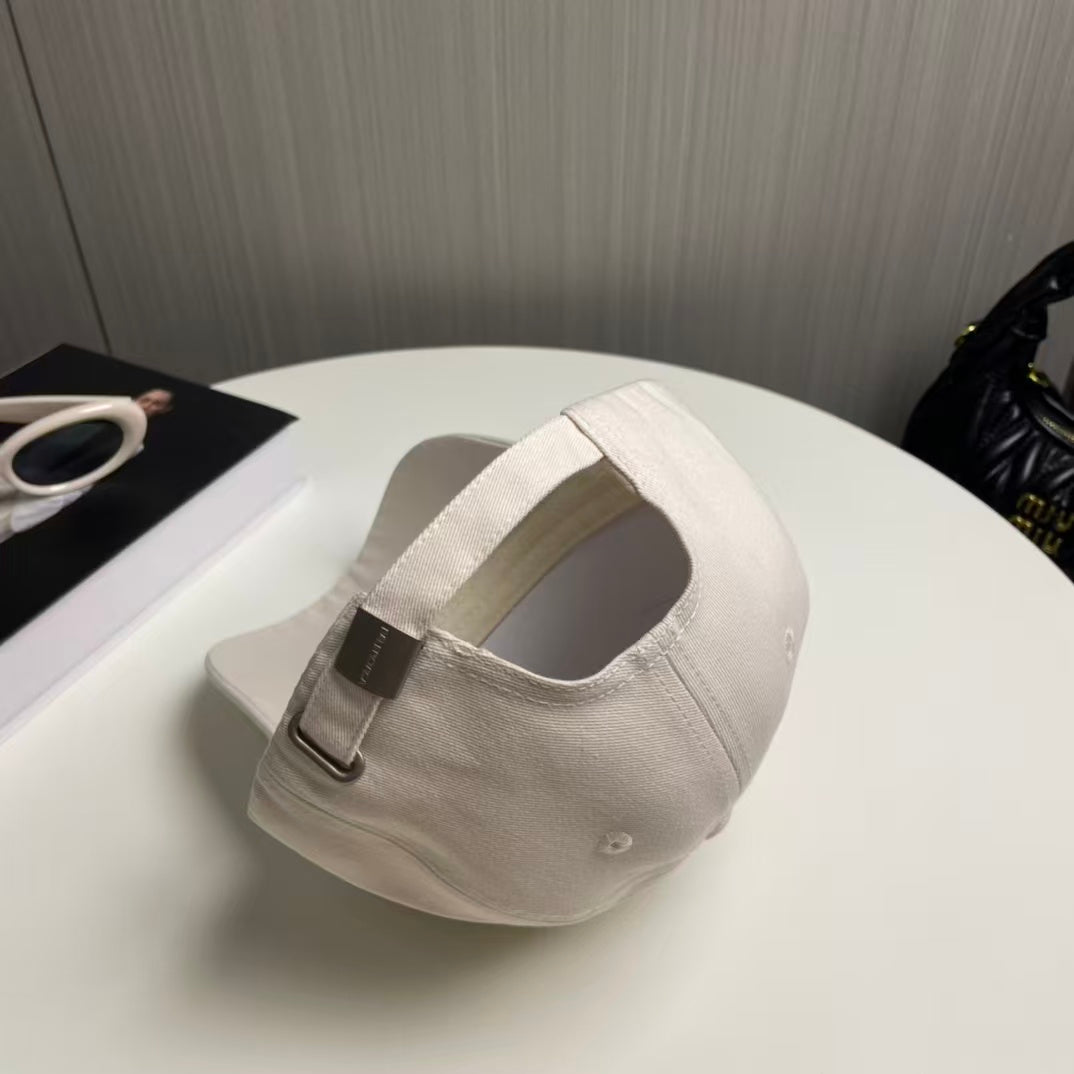 Embroidered letter new baseball cap