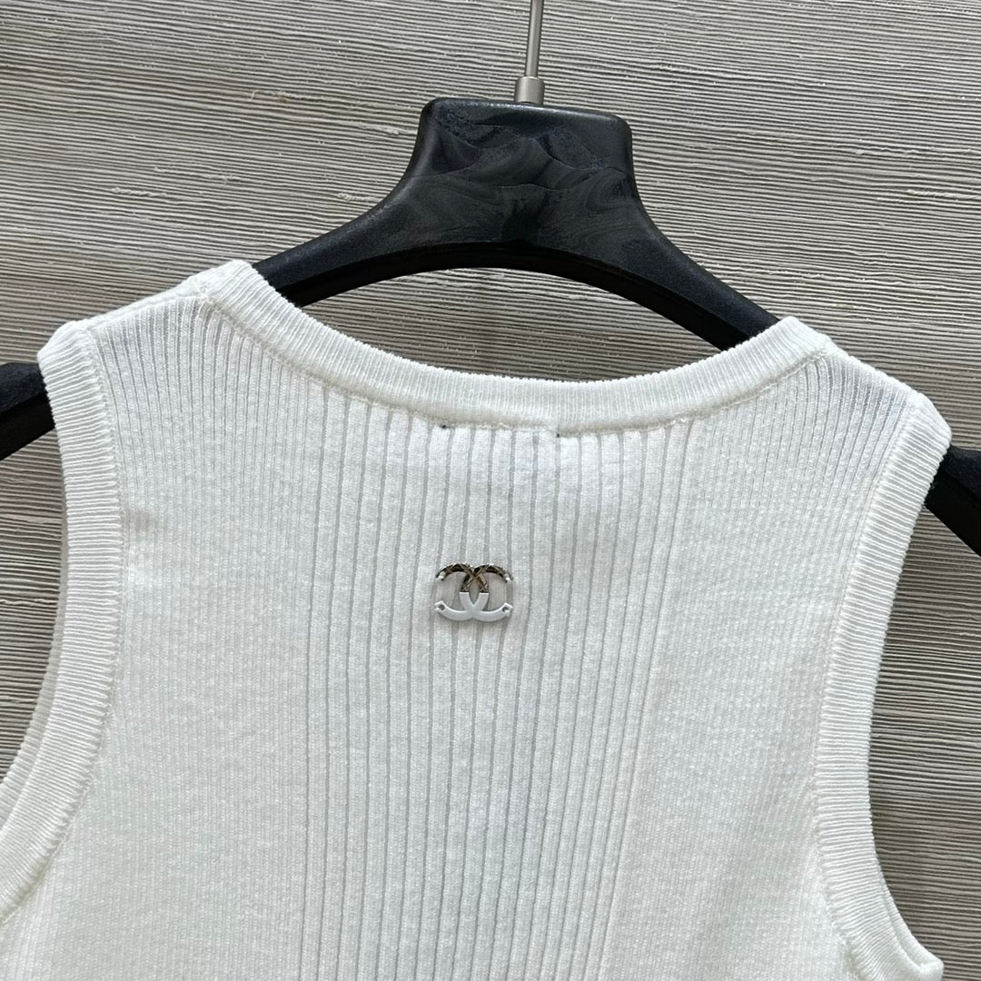 25 autumn and winter new product heart logo intarsia knitted vest