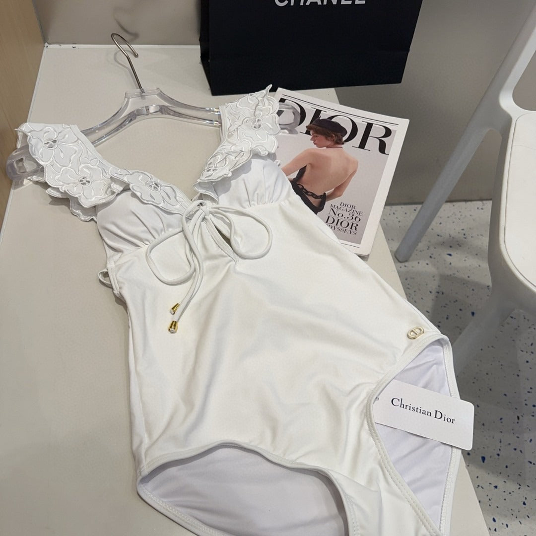 25 Flower Shoulder White One-piece Swimsuit