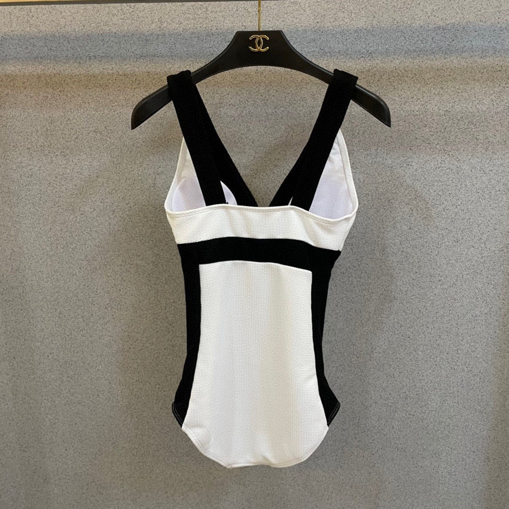 25 Black and White One-piece Swimsuit
