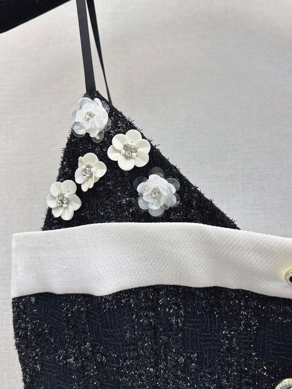 25 3D flower decorated sling