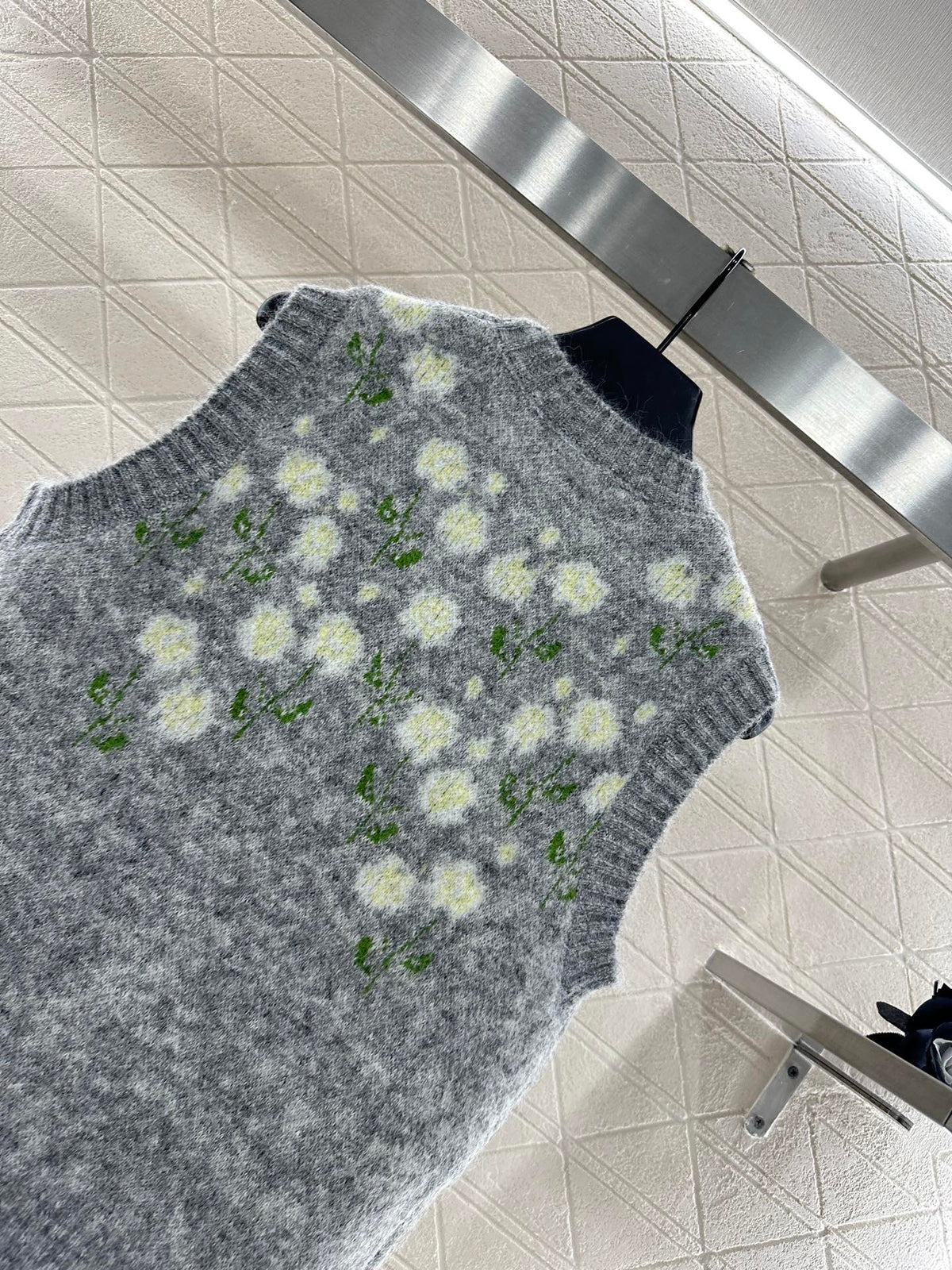 25fw 3D Crochet Knitted Vest