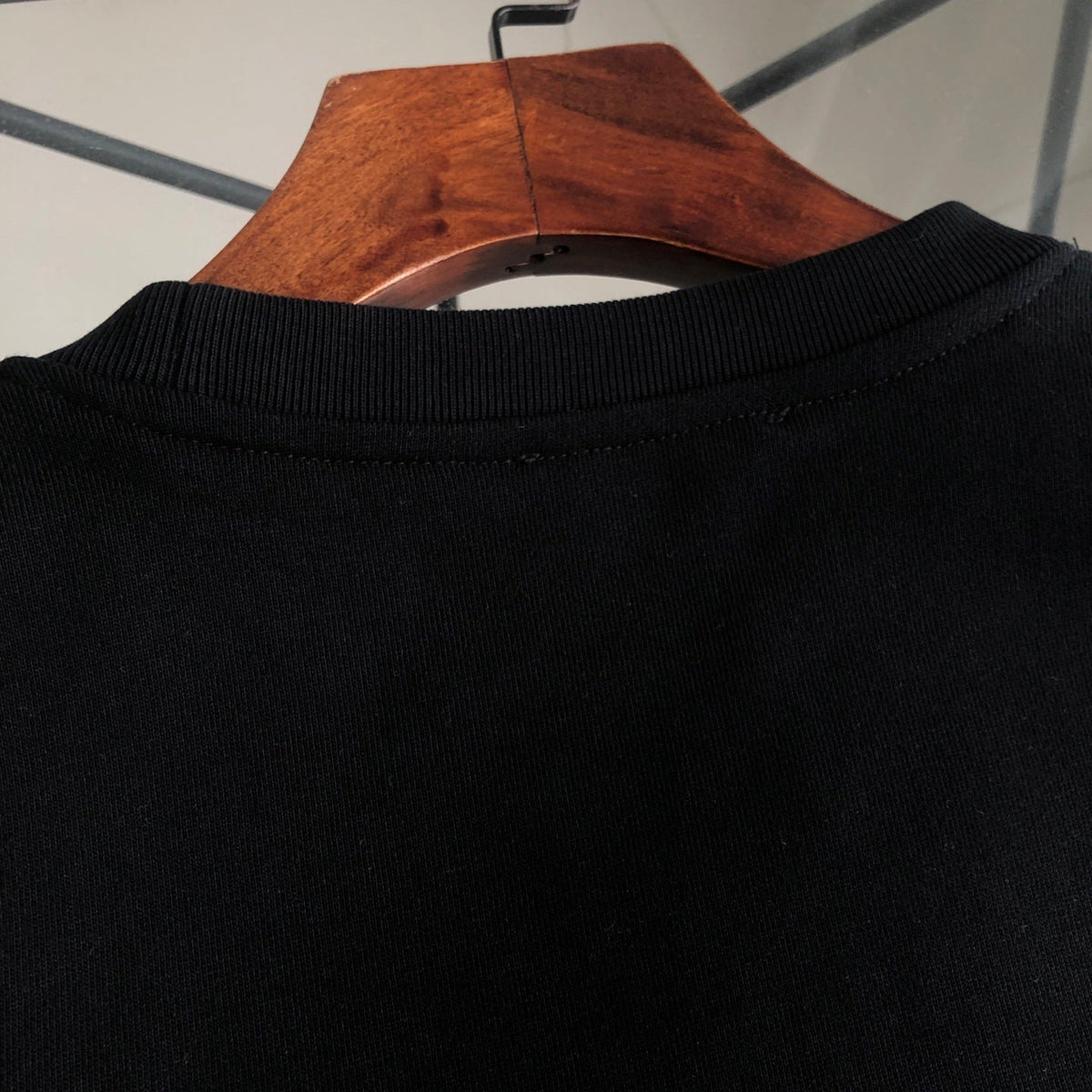 New autumn and winter classic embroidered logo round neck hoodie